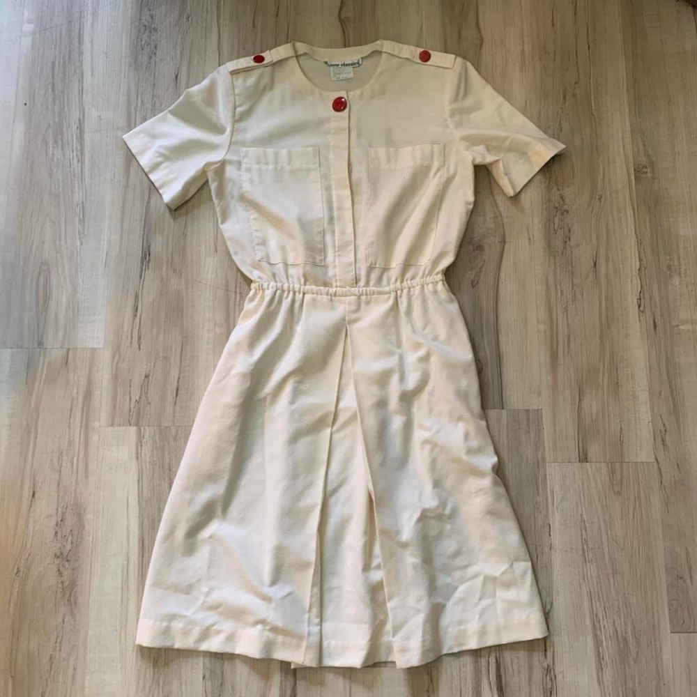 Cream‎ vintage 1970s style dress with red buttons and elastic waistband